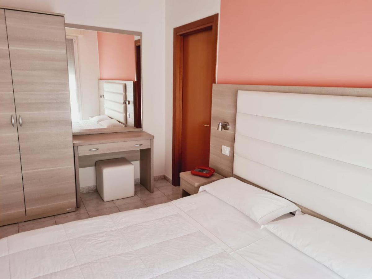 Hotel San Marco Pesaro Kültér fotó