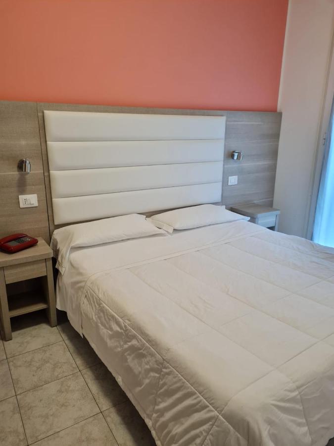 Hotel San Marco Pesaro Kültér fotó