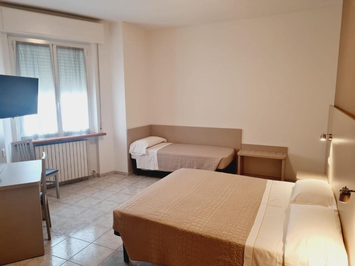 Hotel San Marco Pesaro Kültér fotó