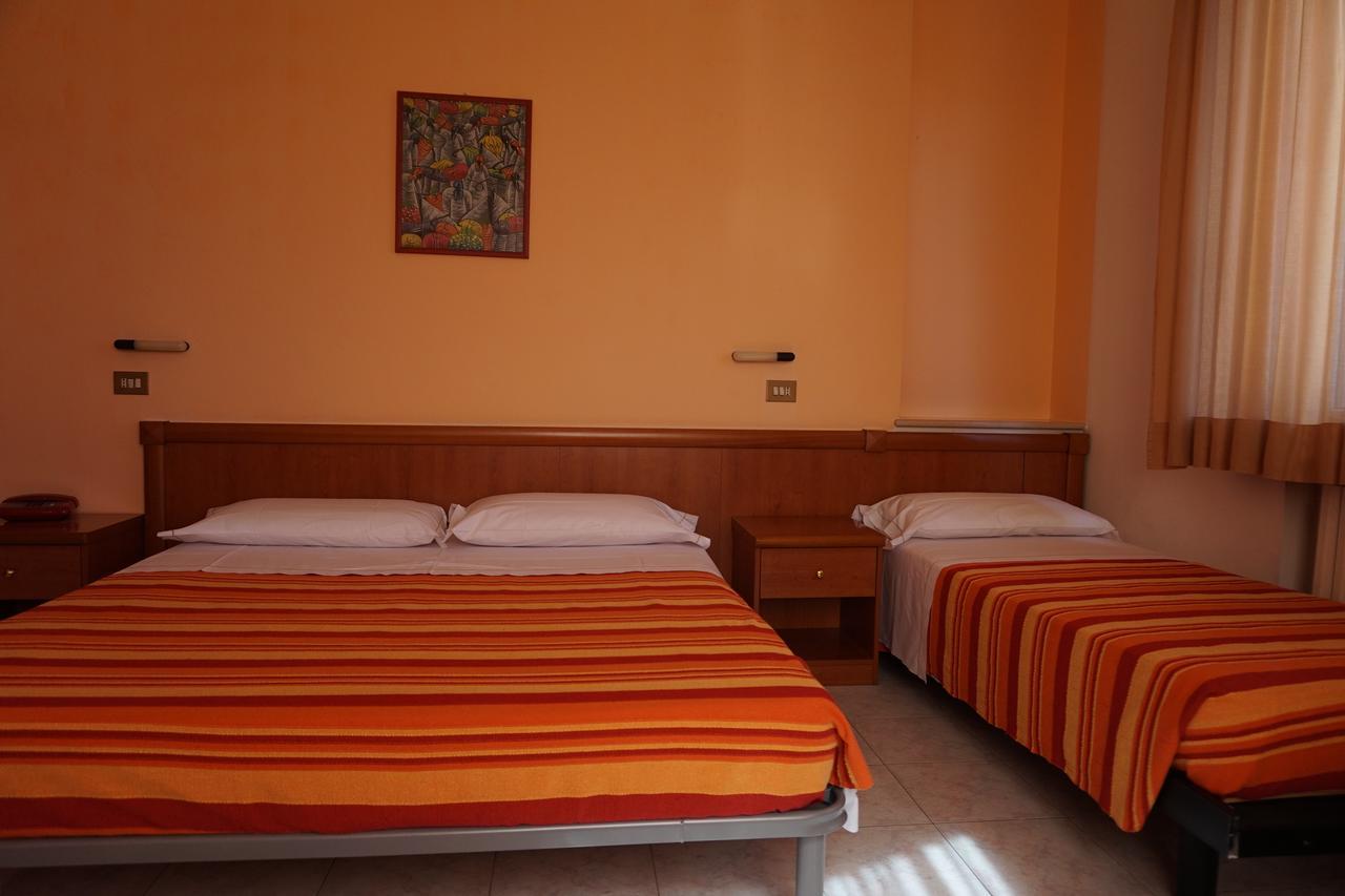 Hotel San Marco Pesaro Kültér fotó