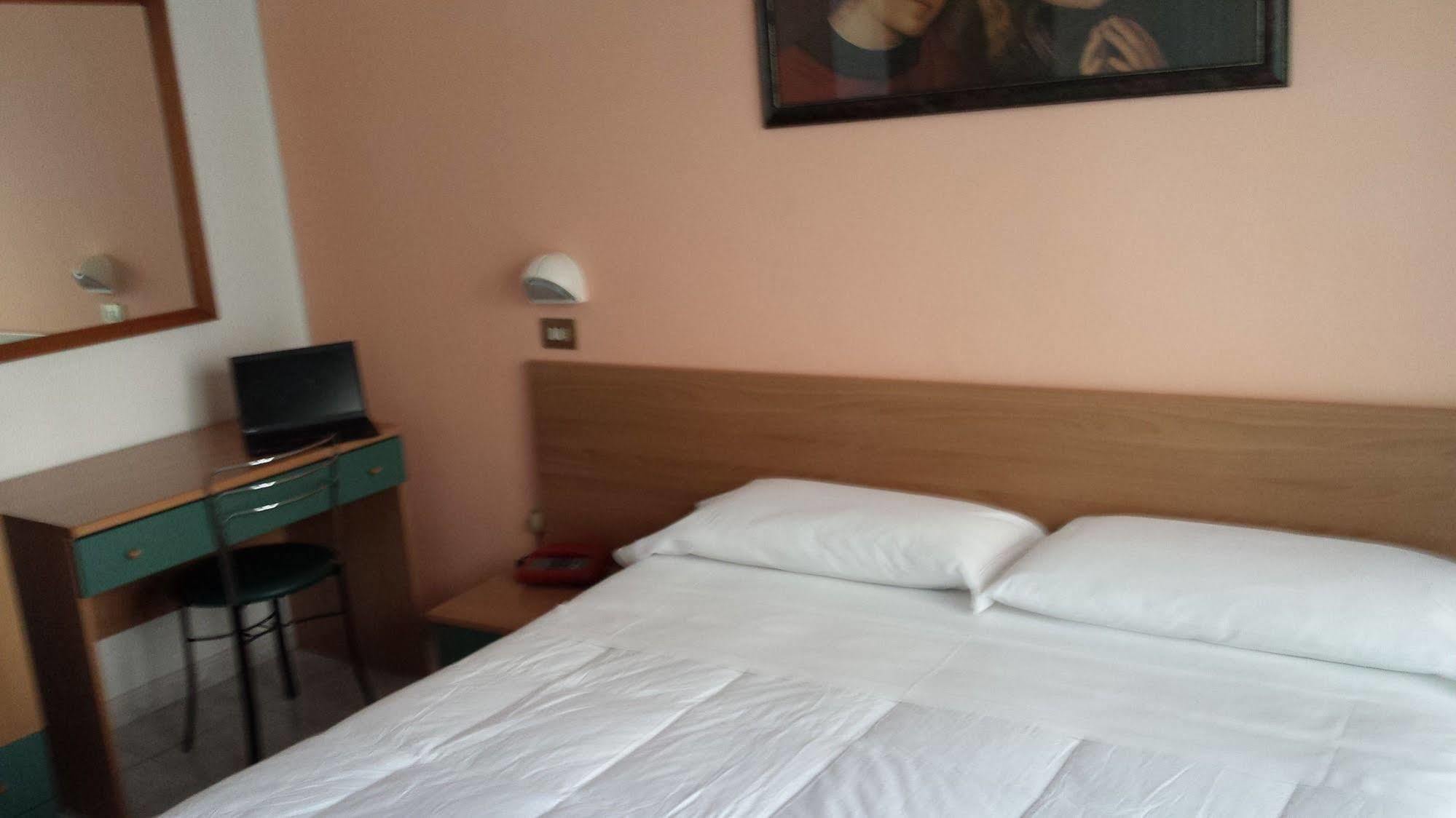 Hotel San Marco Pesaro Kültér fotó